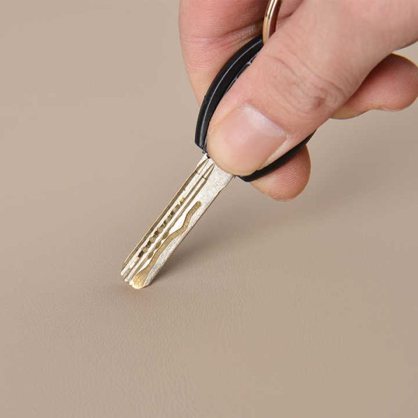 High Quality 0.6mm New Energy Vehicles Original Leather Material for Sale Wear-resistant Suitable for Sofa Car Upholstery Bags